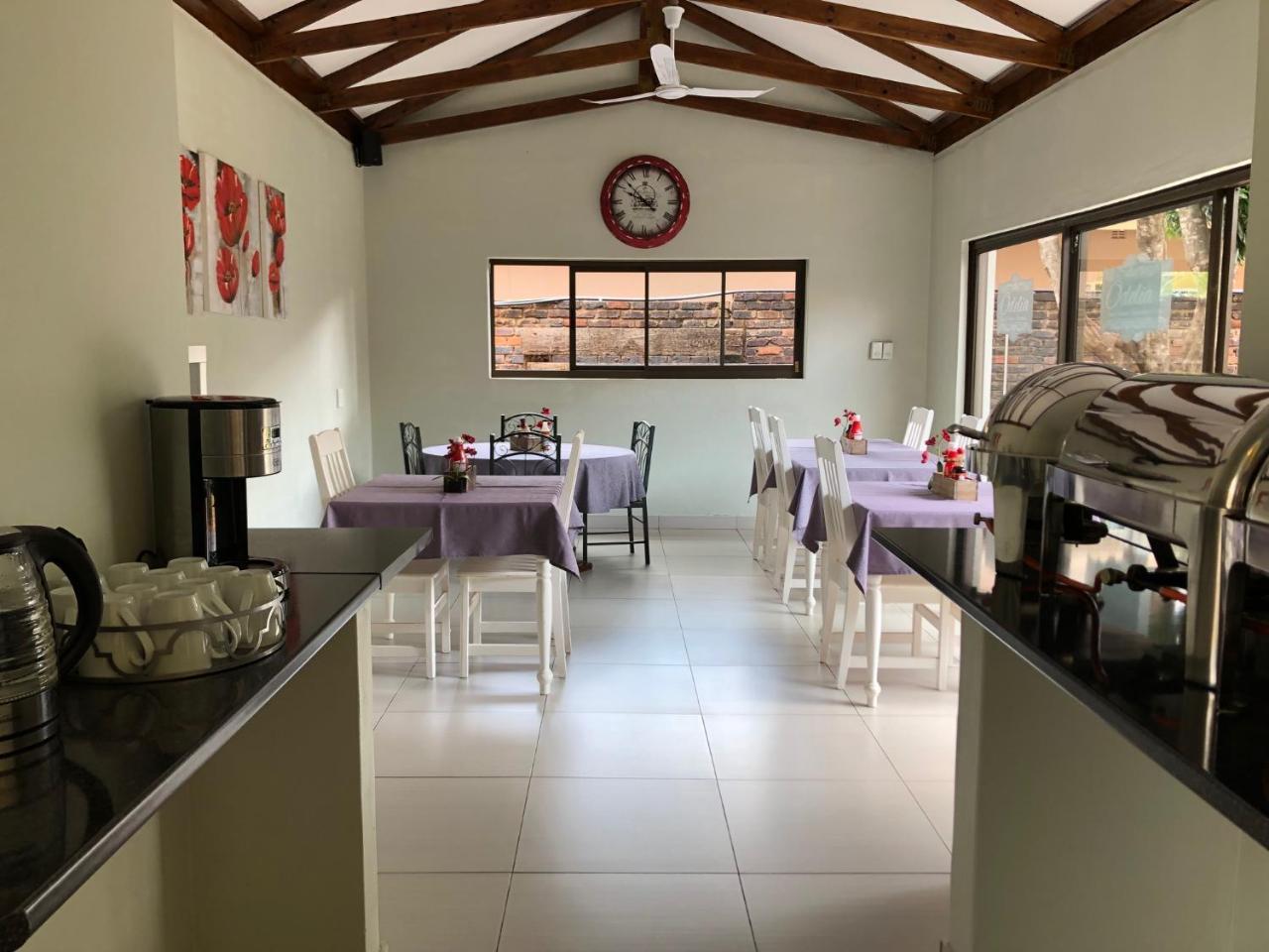 Odelia Guest House Mokopane Bagian luar foto