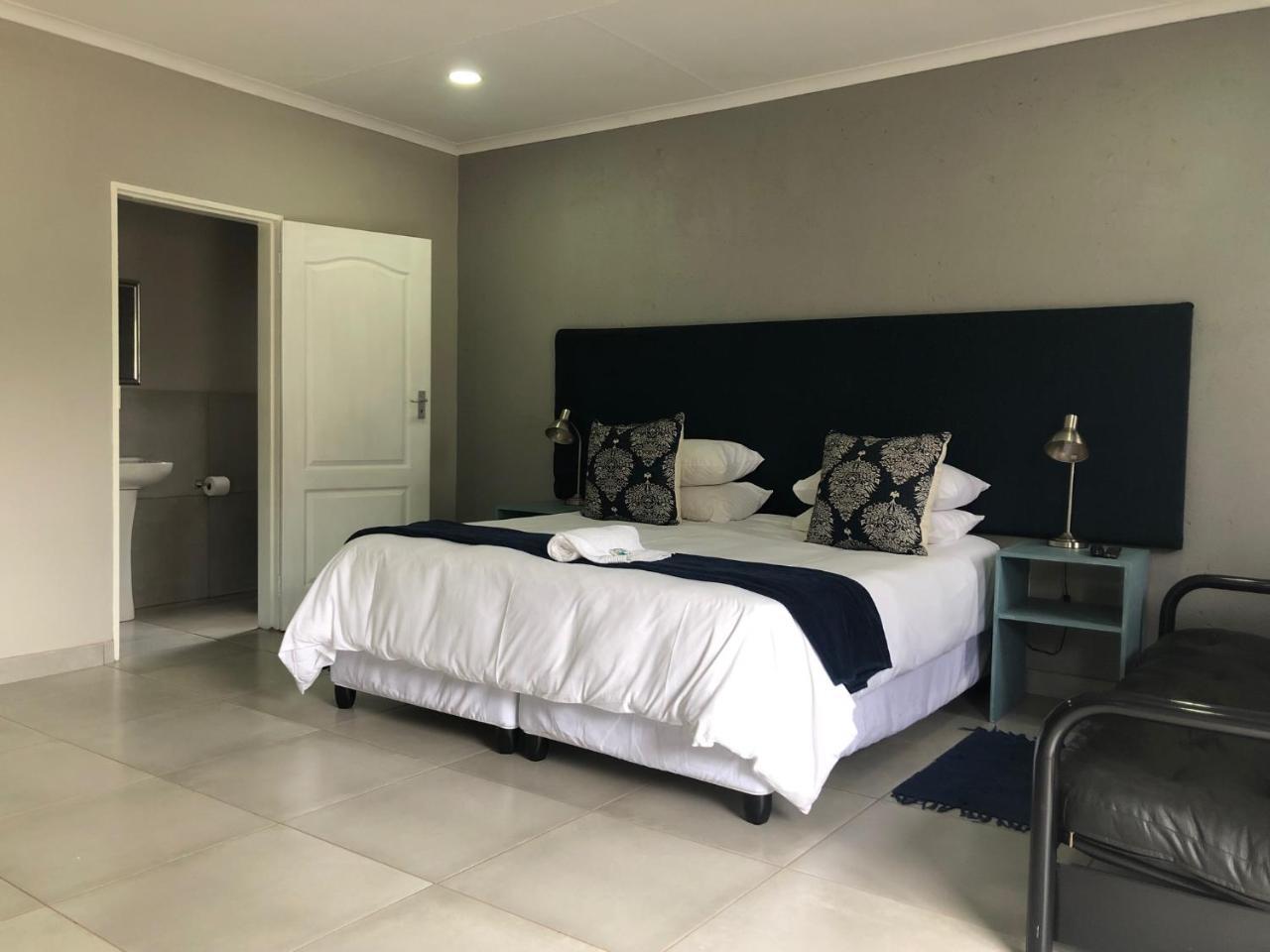 Odelia Guest House Mokopane Bagian luar foto