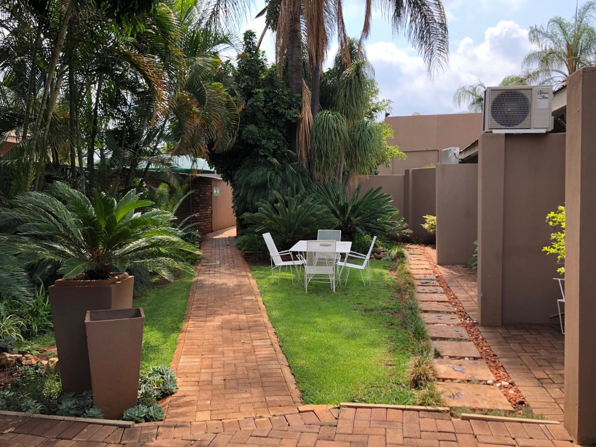 Odelia Guest House Mokopane Bagian luar foto